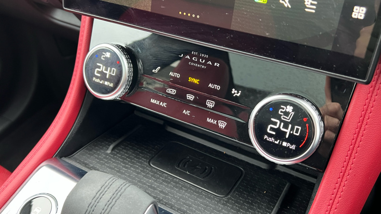 Jaguar F-Pace 2.0 D200 R-Dynamic Black 5dr Auto AWD Diesel Estate